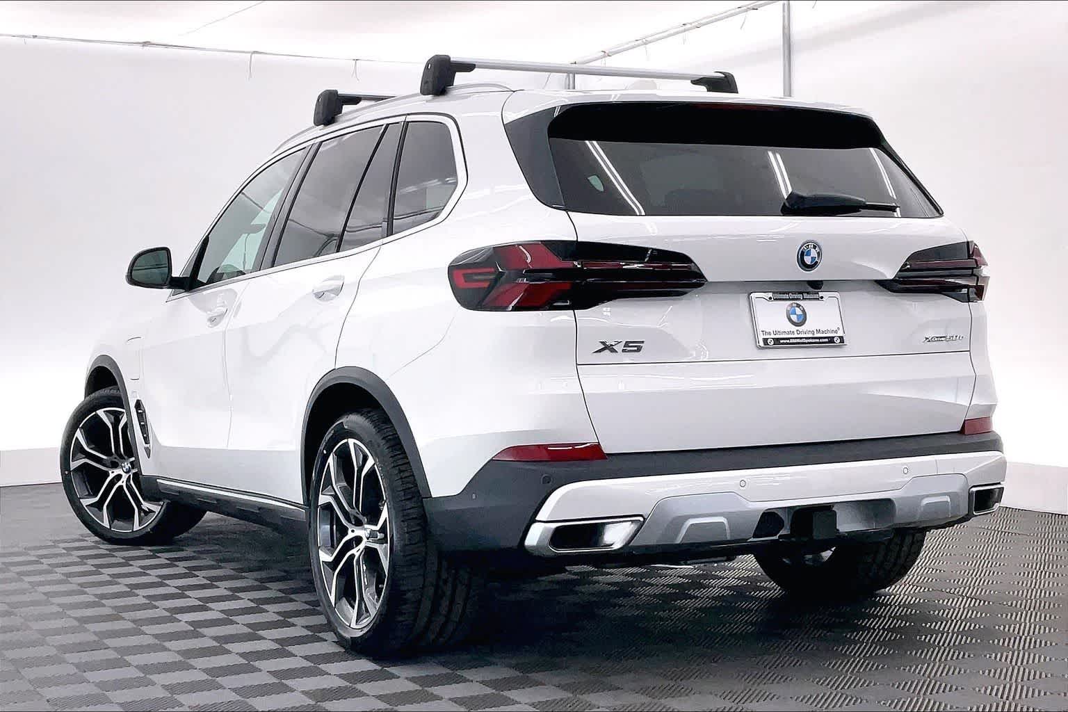 Thumbnail: 2026 BMW X5 - 4
