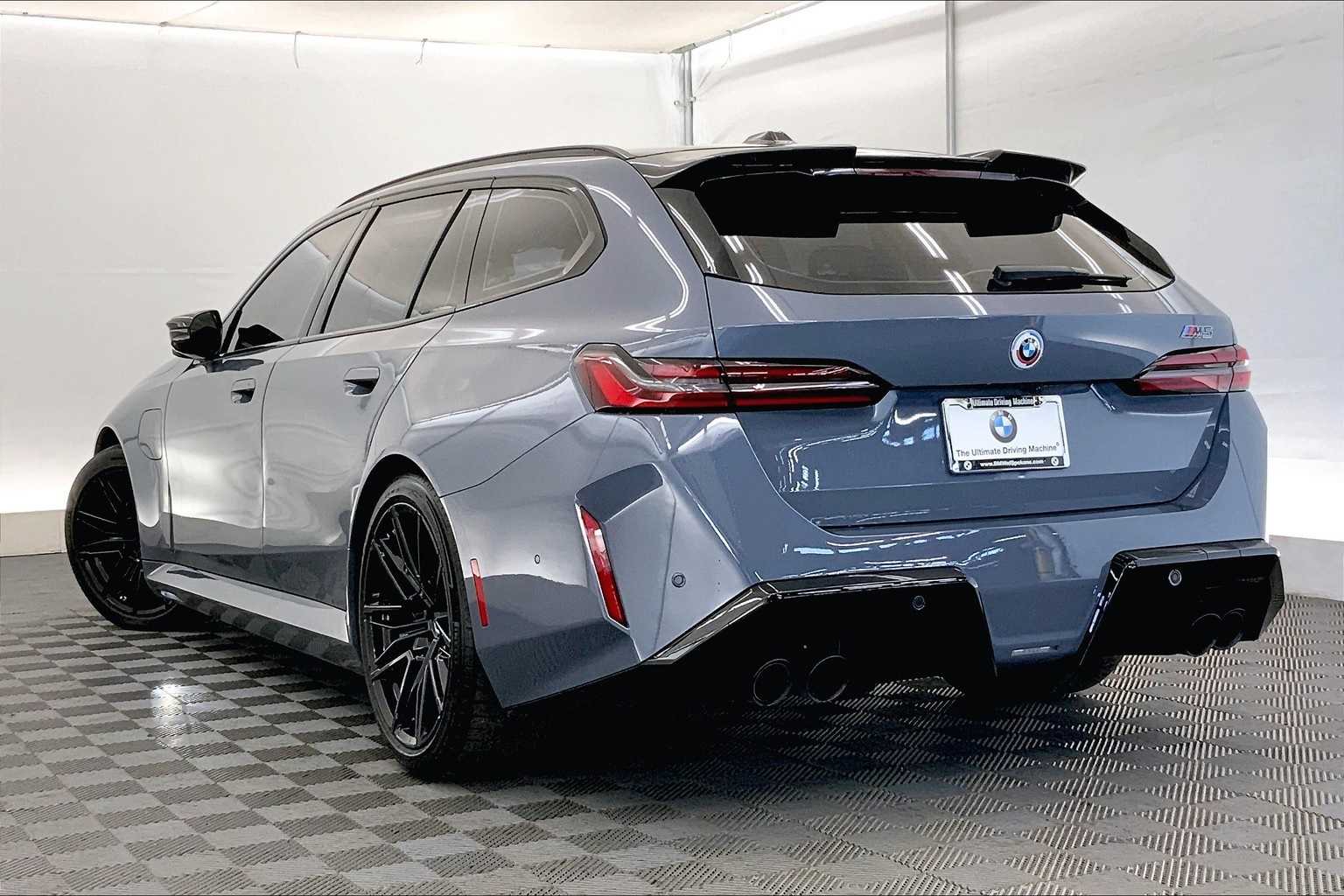 2025 Bmw M5 5 Touring Sedan photo 4