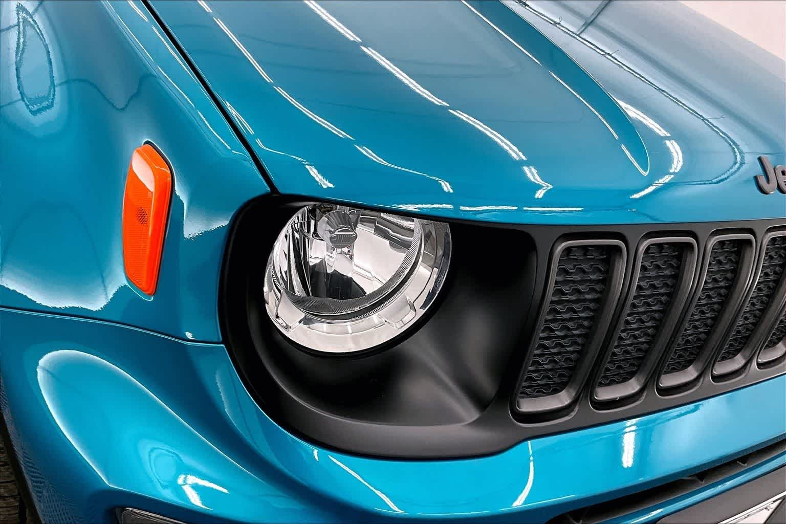 Thumbnail: 2021 Jeep Renegade - 31