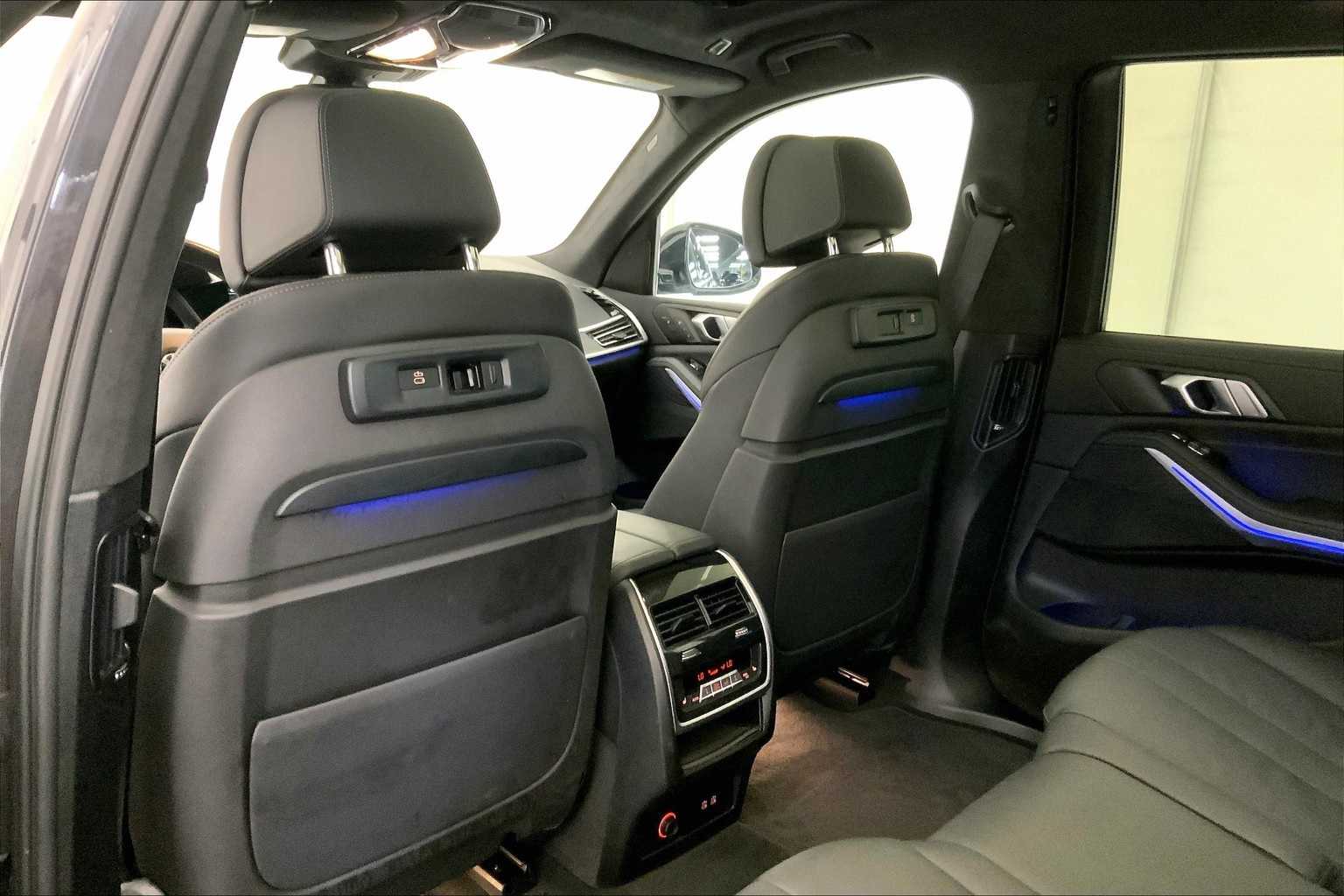 Thumbnail: 2022 BMW X7 - 12