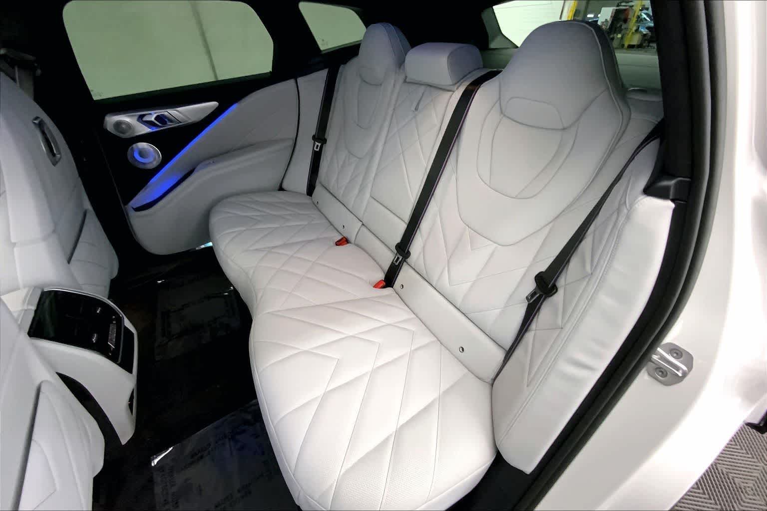 Thumbnail: 2026 BMW XM - 13