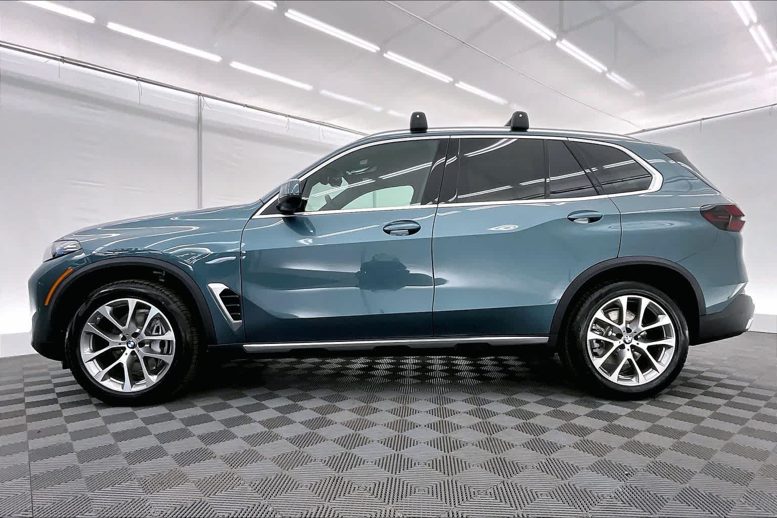 Thumbnail: 2026 BMW X5 - 3
