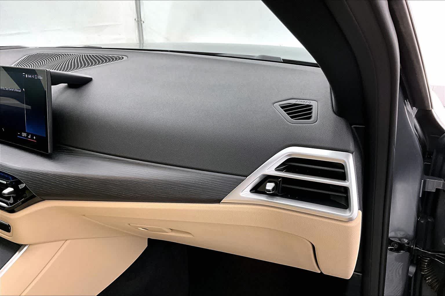 Thumbnail: 2025 BMW i4 - 23