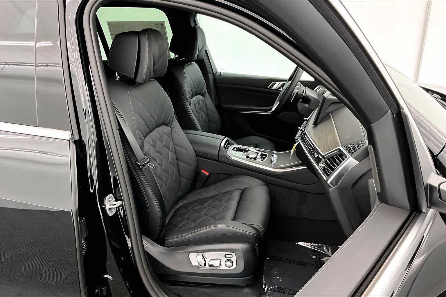 Thumbnail: 2026 BMW X5 - 14