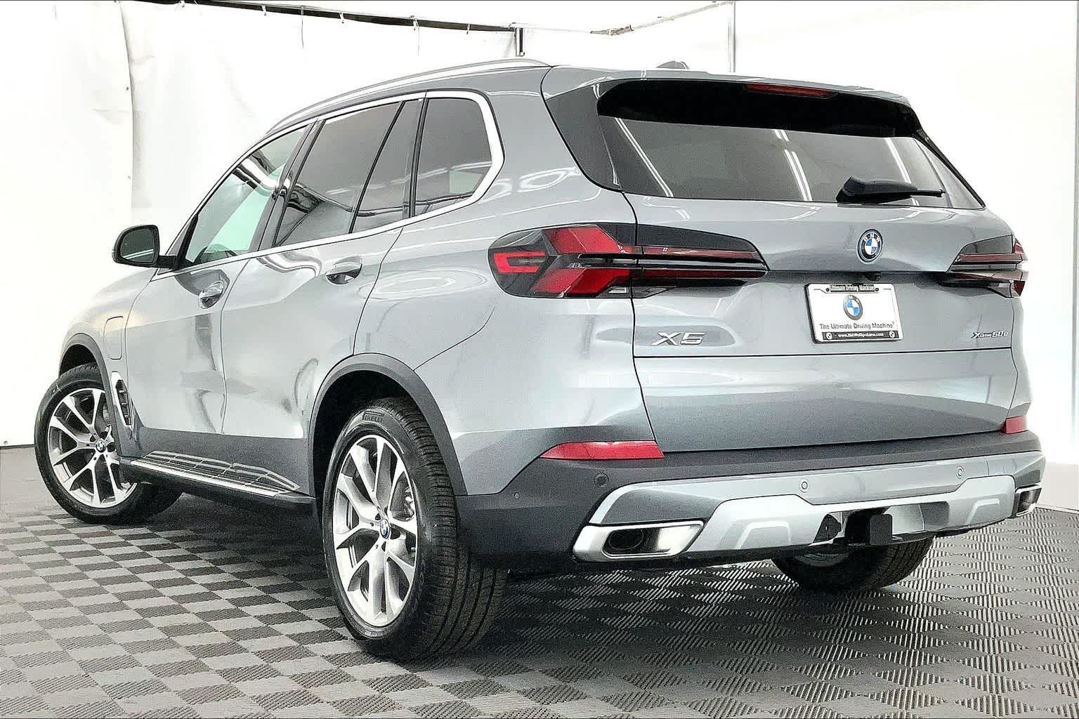 Thumbnail: 2026 BMW X5 - 4