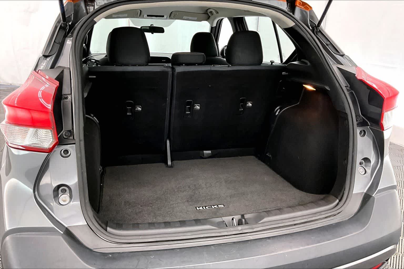 Thumbnail: 2019 Nissan Kicks - 18