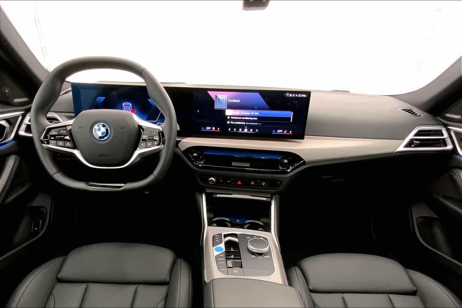 Thumbnail: 2025 BMW i4 - 10