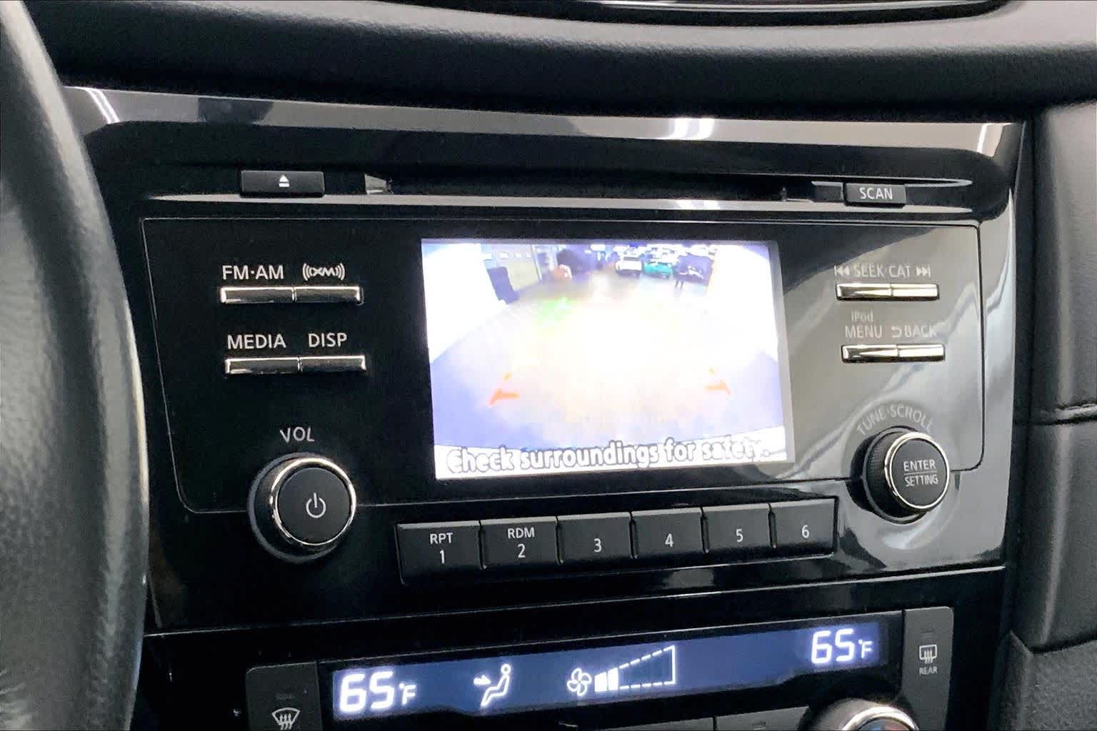 Thumbnail: 2017 Nissan Rogue - 26