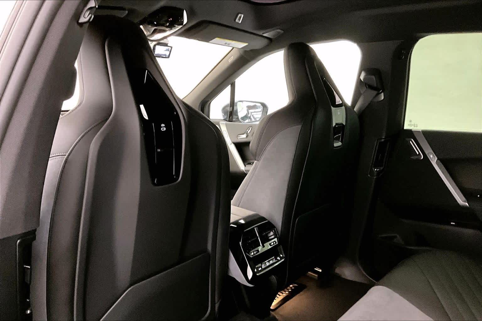 Thumbnail: 2026 BMW iX - 12