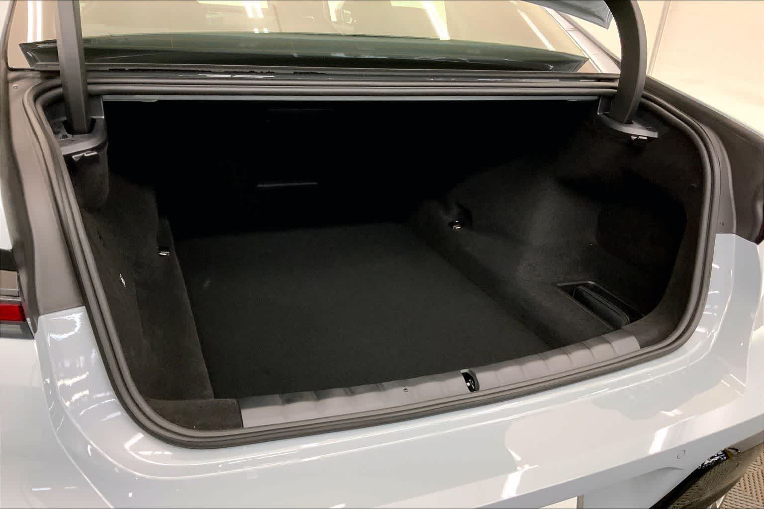 Thumbnail: 2026 BMW 7 Series - 19