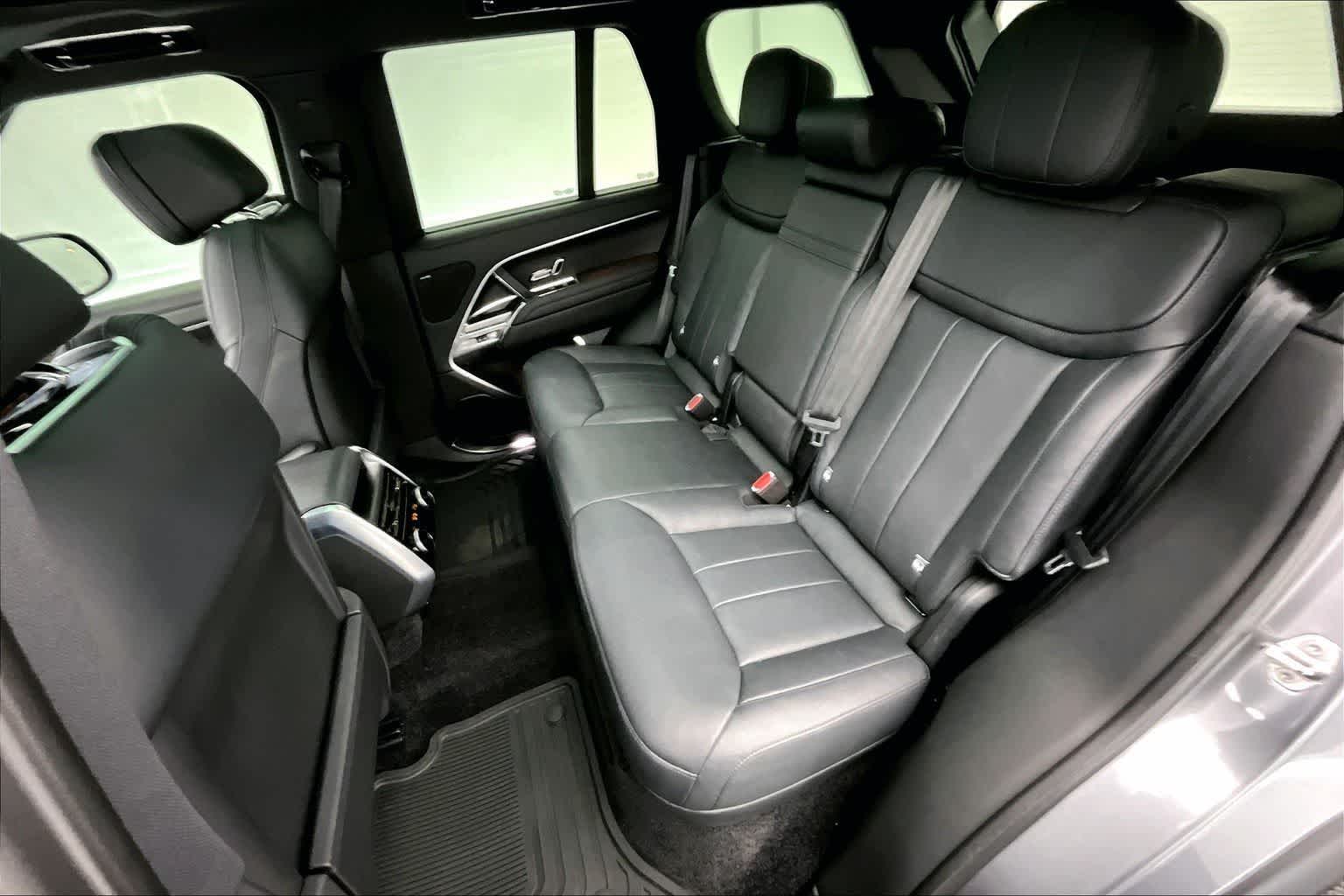 Thumbnail: 2023 Land Rover Range Rover - 29