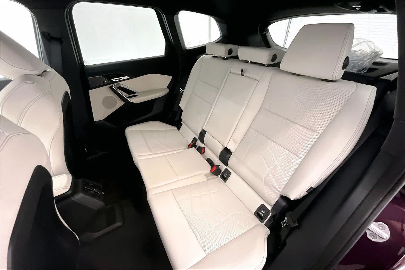 Thumbnail: 2026 BMW X1 - 13