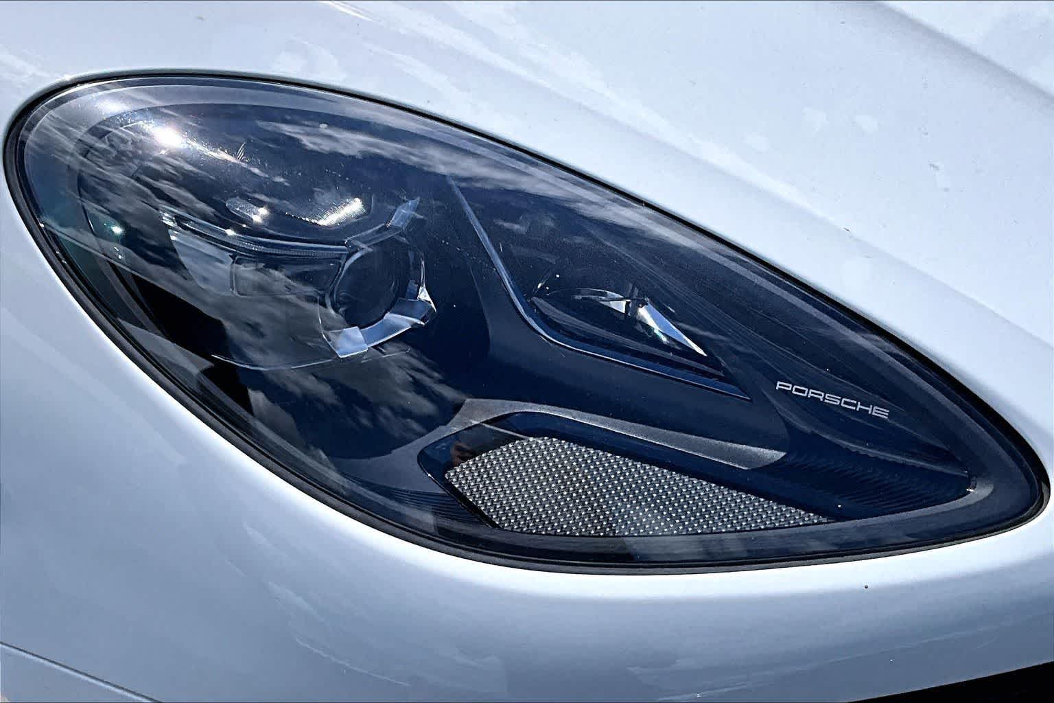 Thumbnail: 2021 Porsche Macan - 2