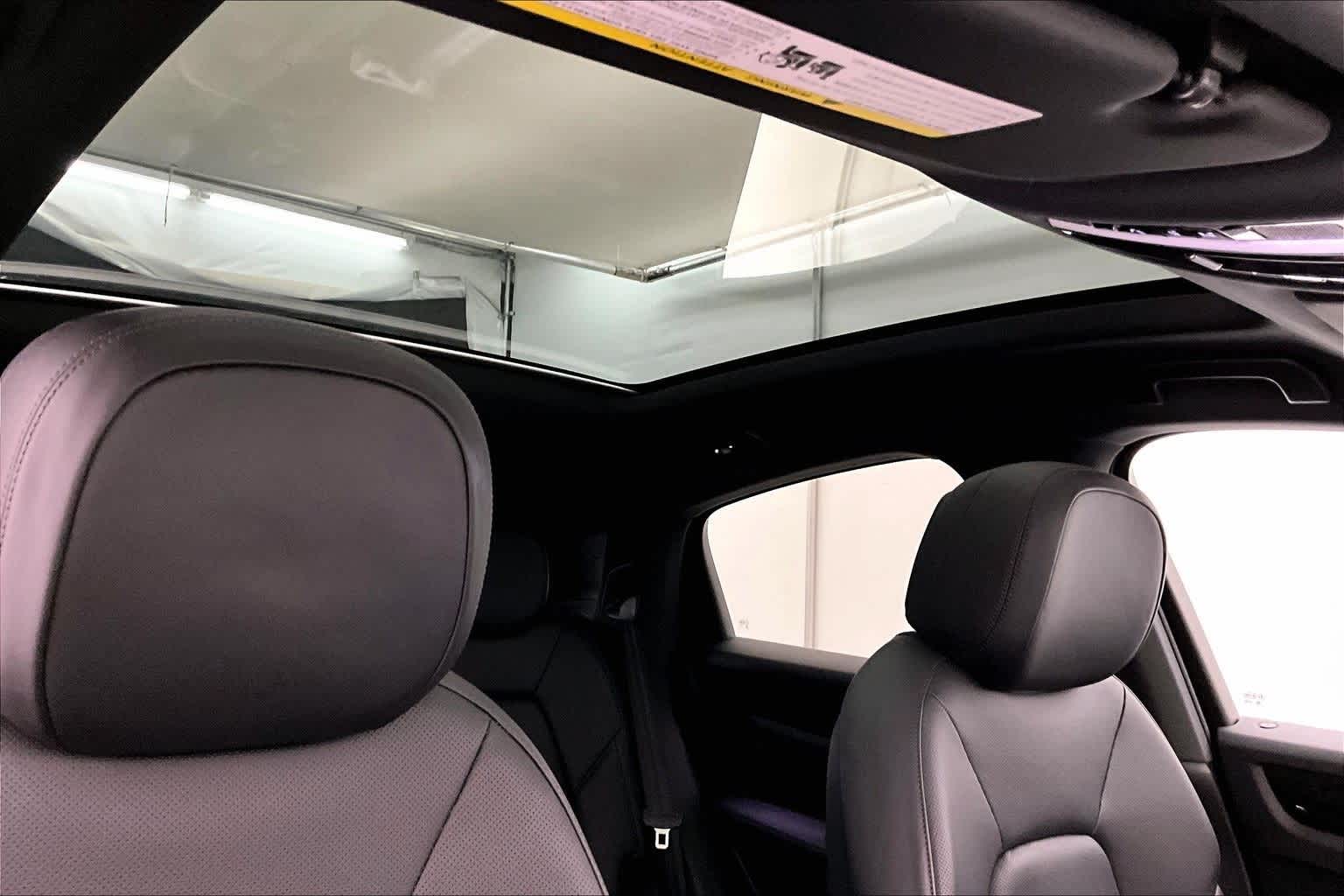 Thumbnail: 2021 Porsche Cayenne - 30