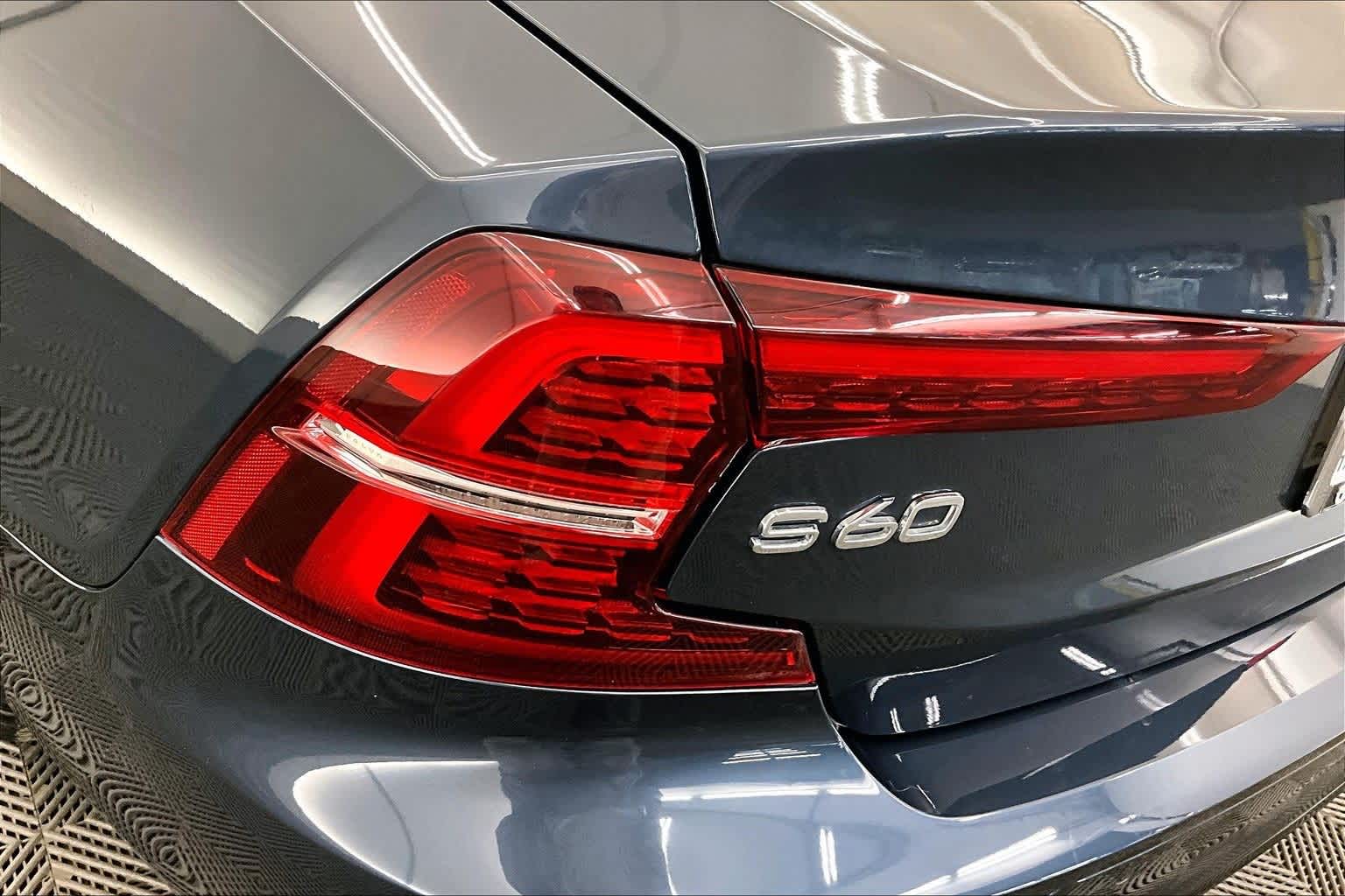 Thumbnail: 2022 Volvo S60 - 32