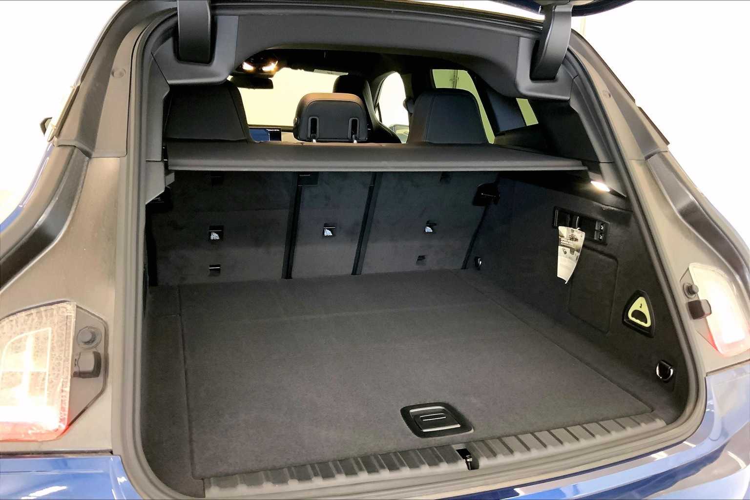 Thumbnail: 2025 BMW iX - 19