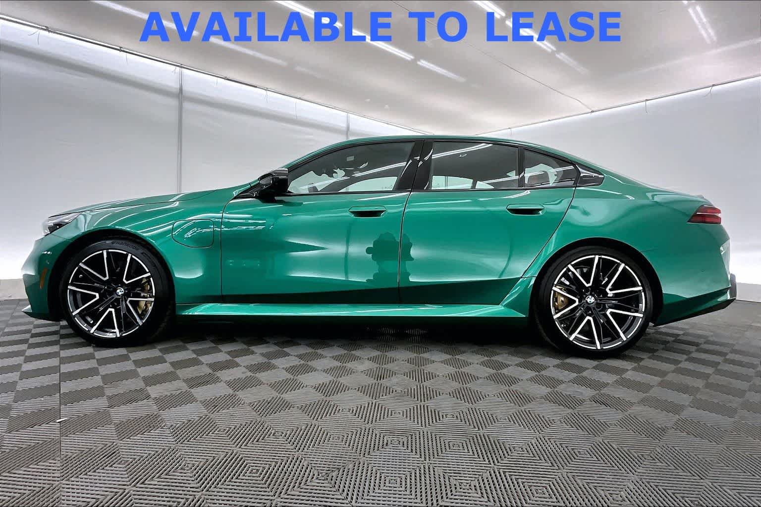 Thumbnail: 2025 BMW M5 - 3