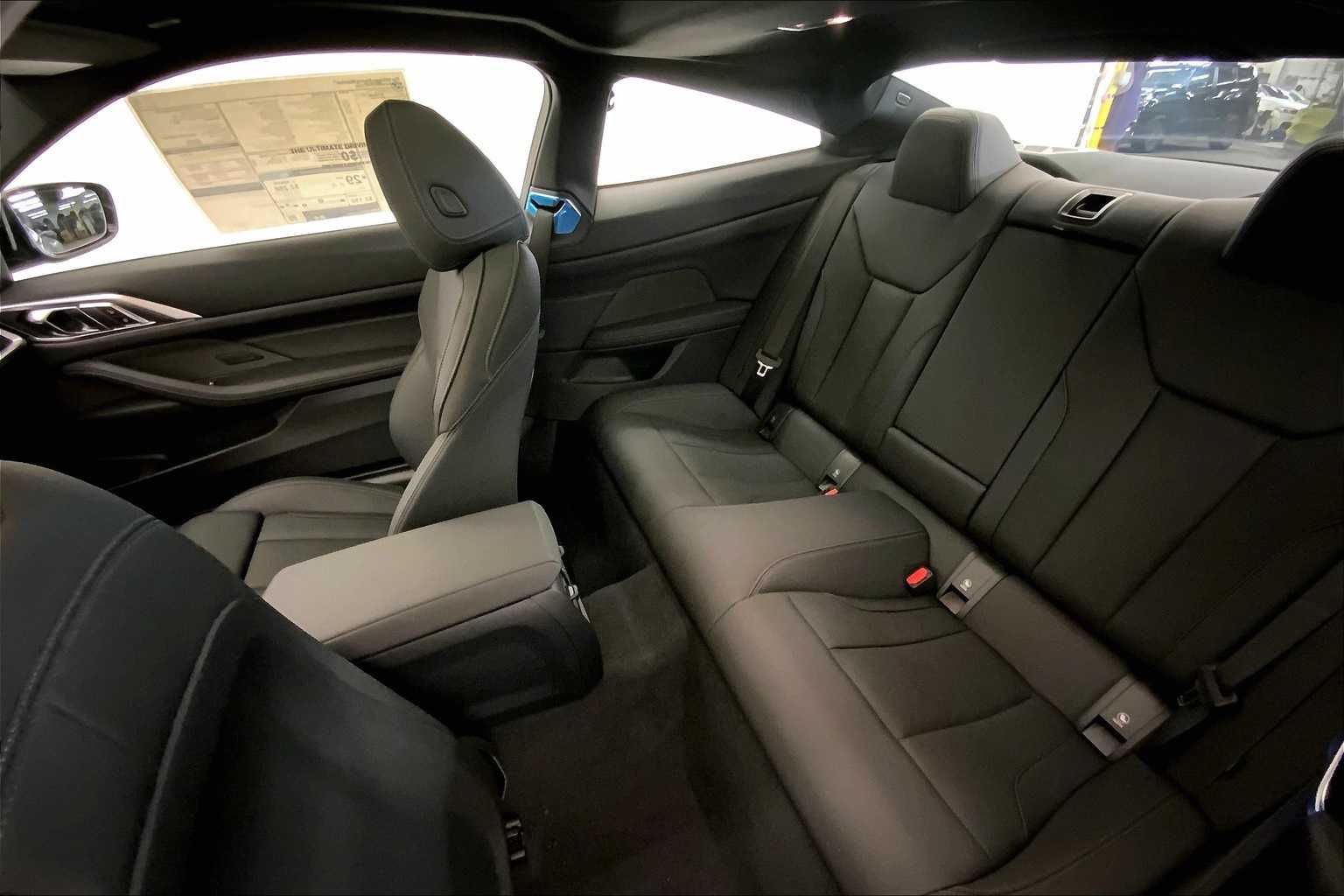 Thumbnail: 2026 BMW 4 Series - 12