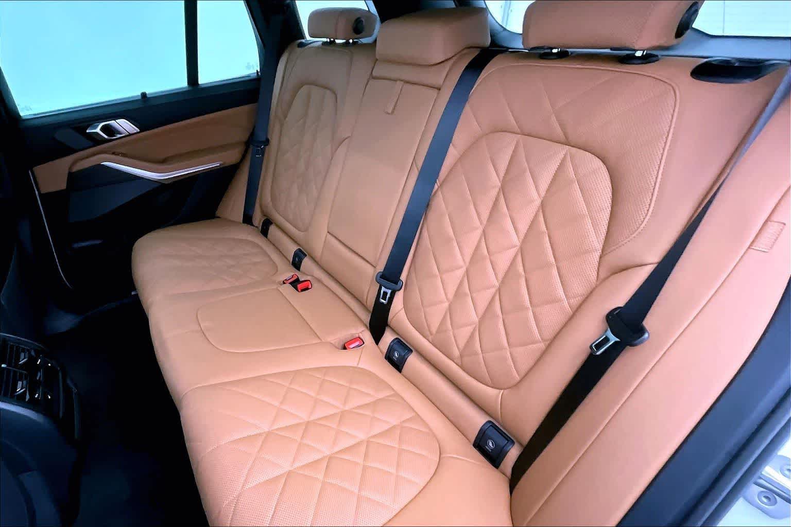 Thumbnail: 2026 BMW X5 - 13