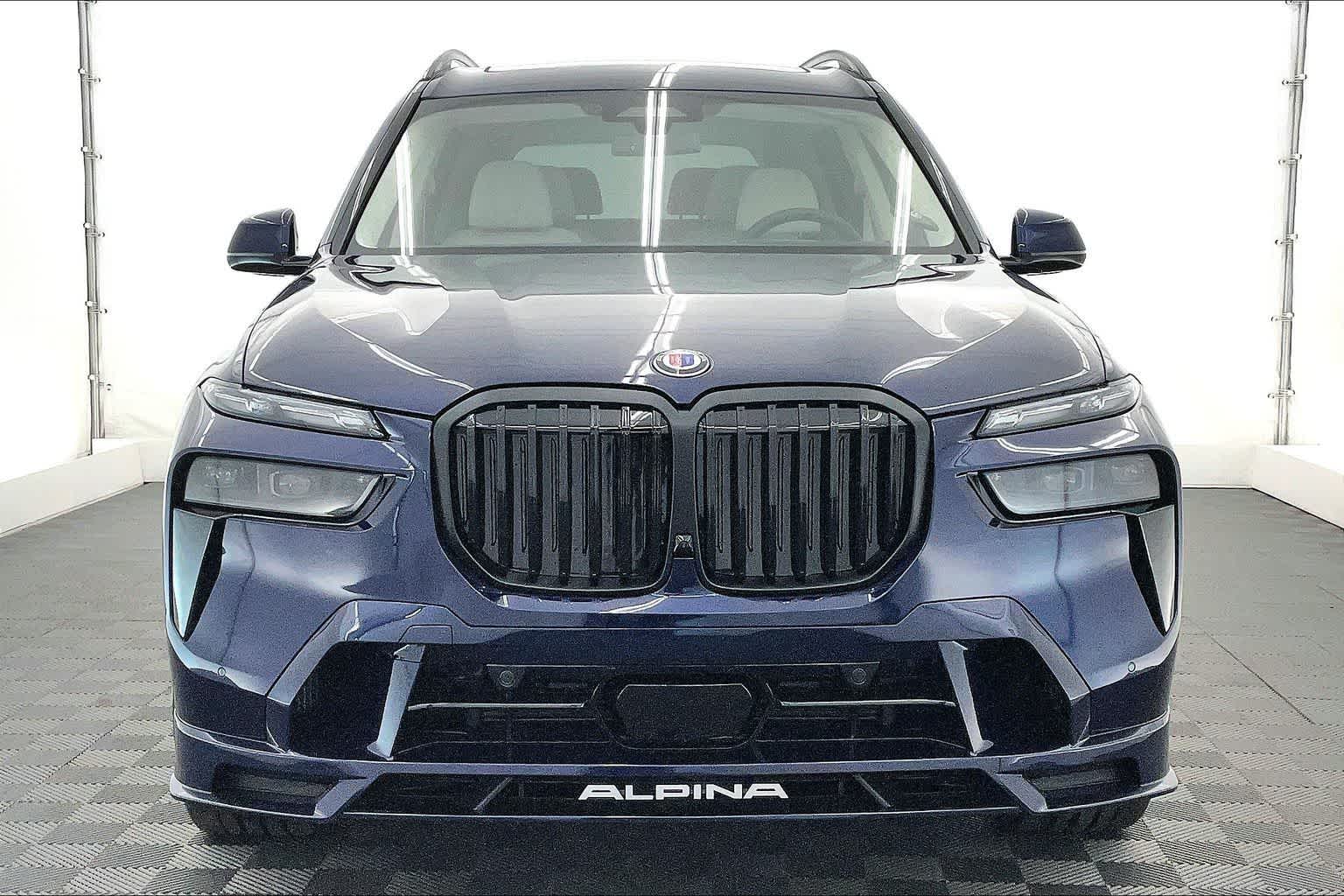 Thumbnail: 2026 BMW X7 - 6