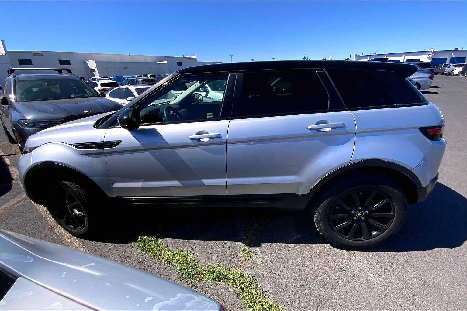 Thumbnail: 2019 Land Rover Range Rover Evoque - 3