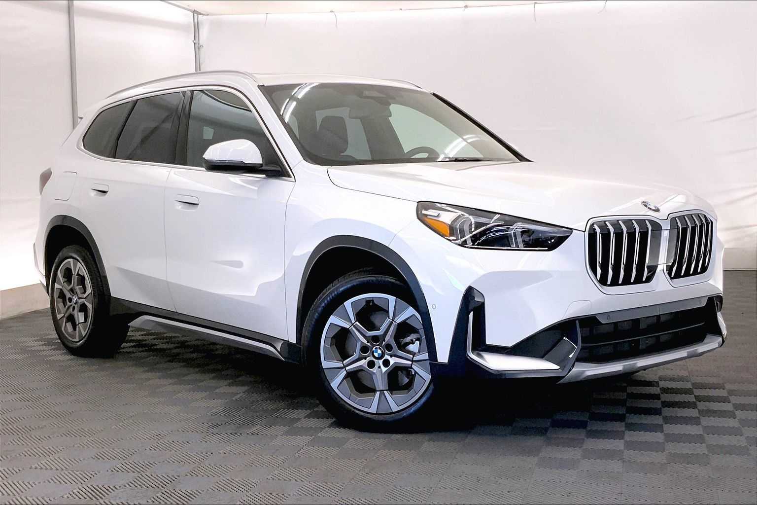 Thumbnail: 2025 BMW X1 - 21