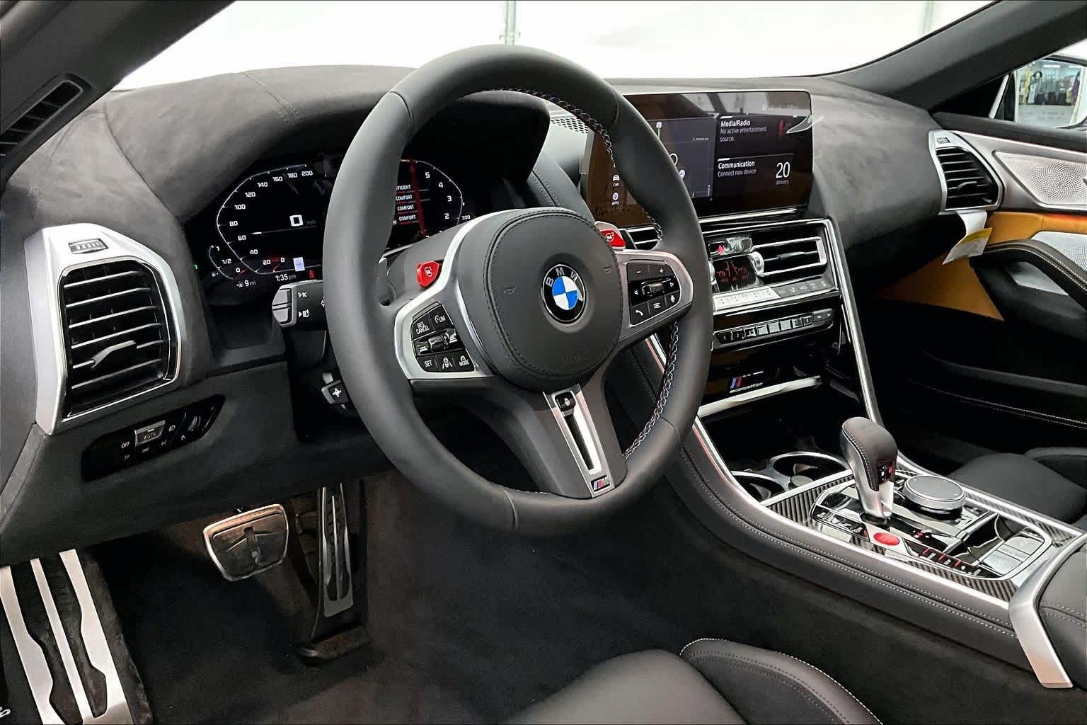 Thumbnail: 2025 BMW M8 - 2