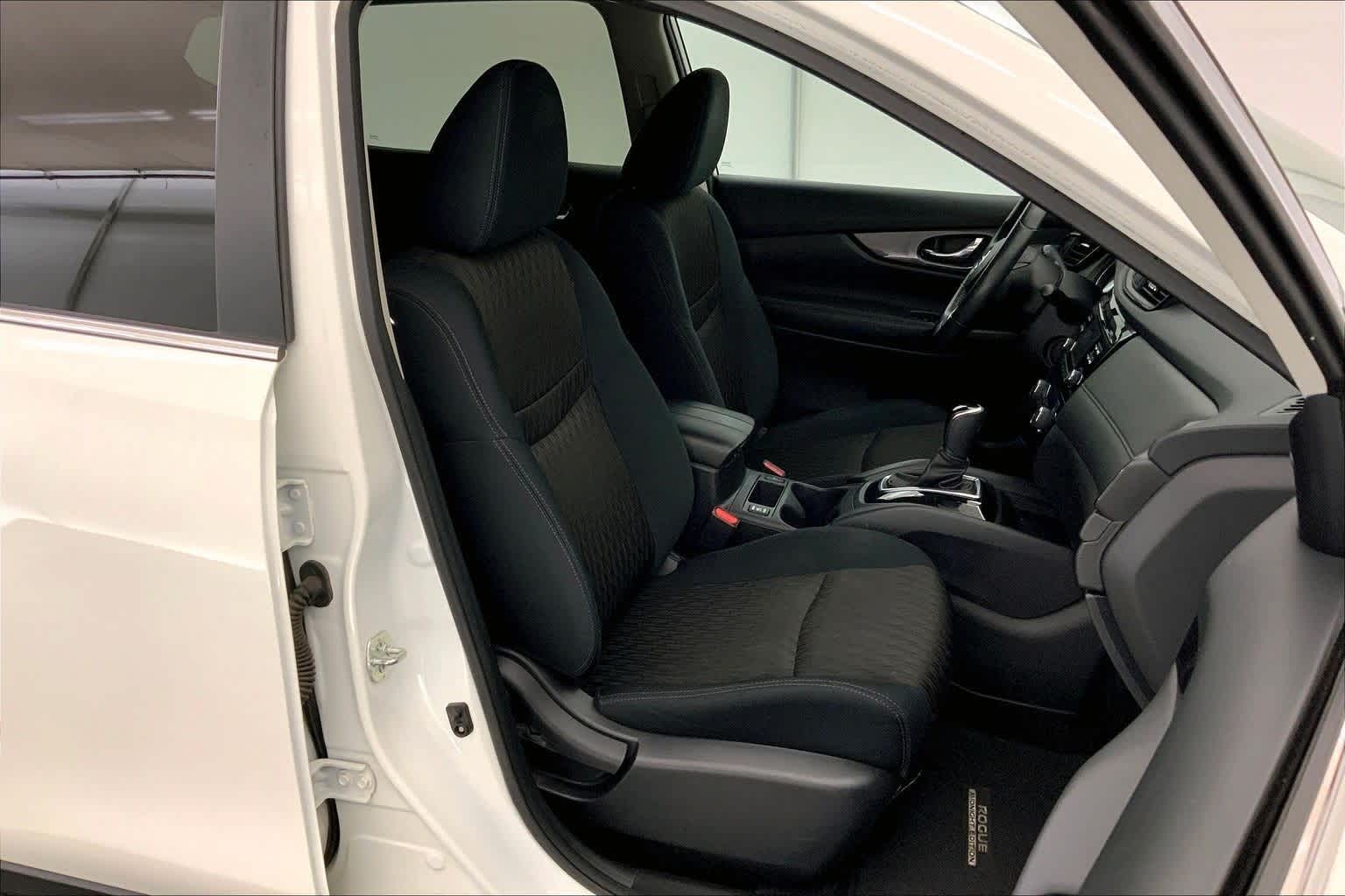 Thumbnail: 2017 Nissan Rogue - 13