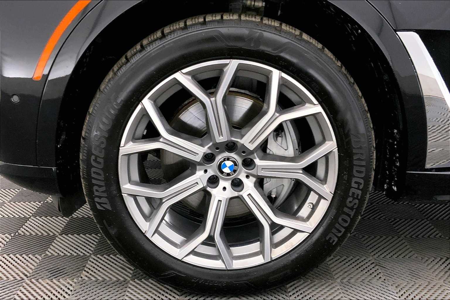 Thumbnail: 2024 BMW X7 - 8