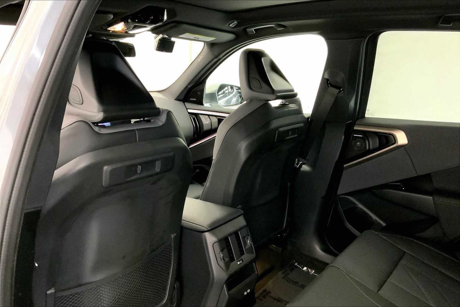 Thumbnail: 2025 BMW X3 - 12