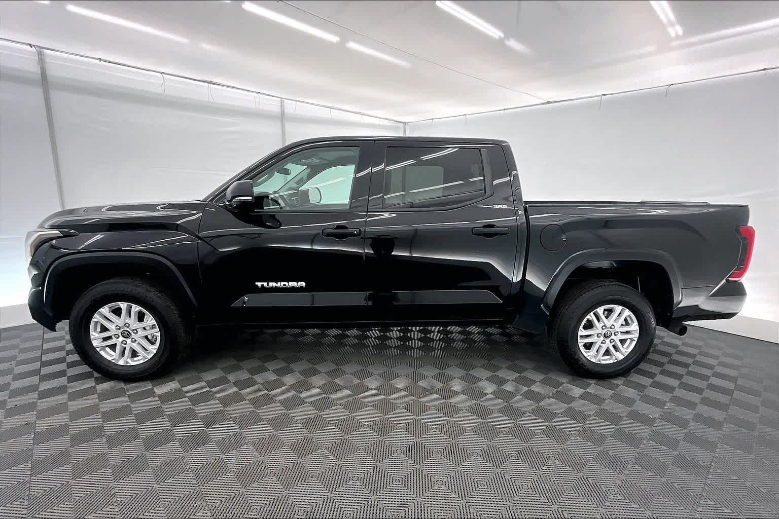 Thumbnail: 2023 Toyota Tundra - 3
