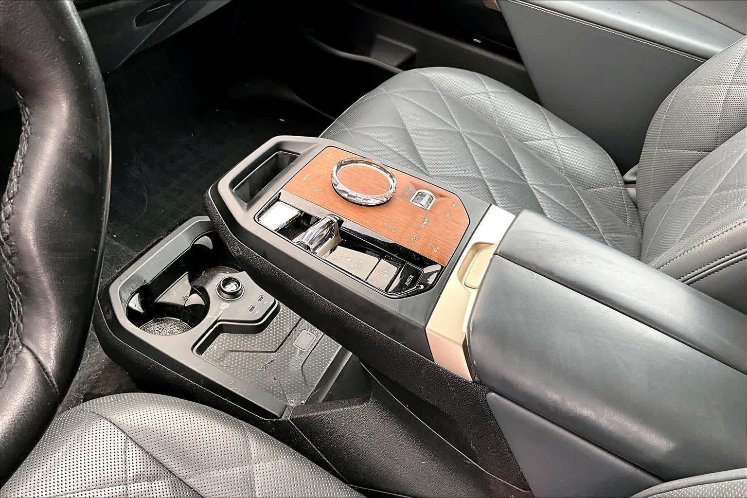 Thumbnail: 2024 BMW iX - 17