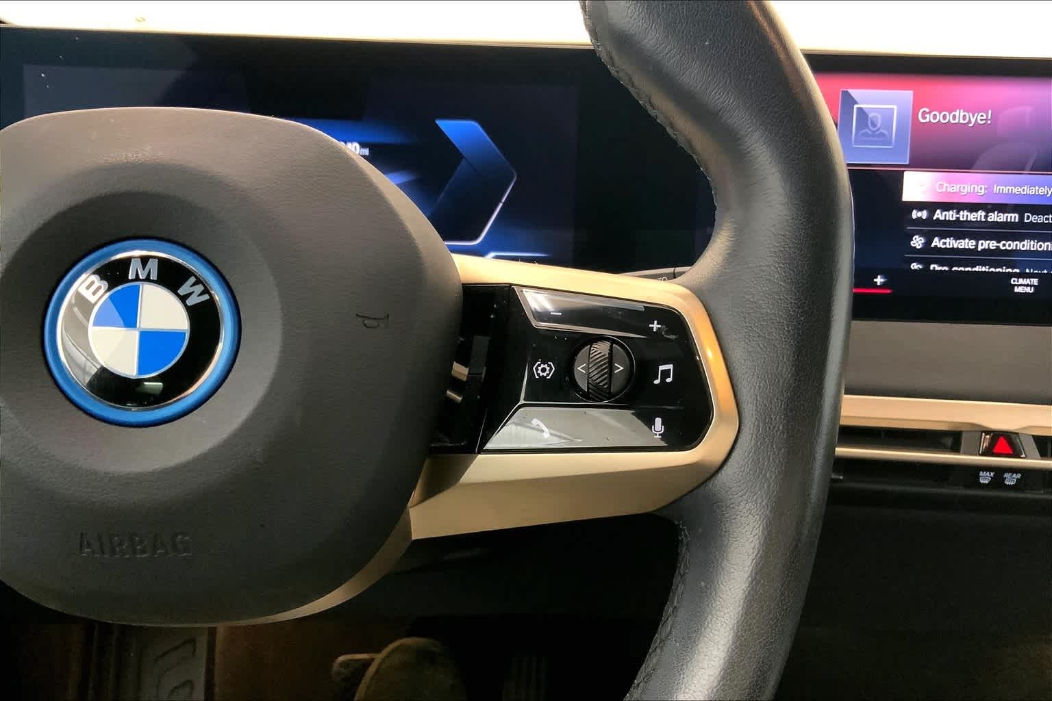 2023 BMW iX xDrive50 24