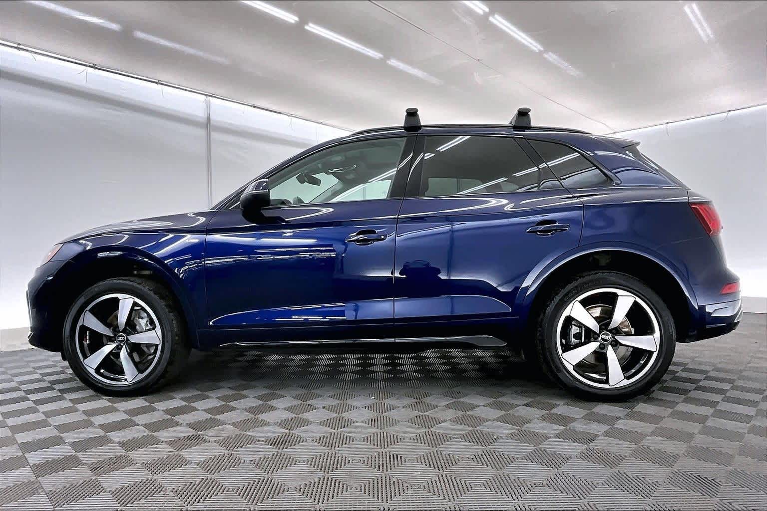 Thumbnail: 2023 Audi Q5 - 3