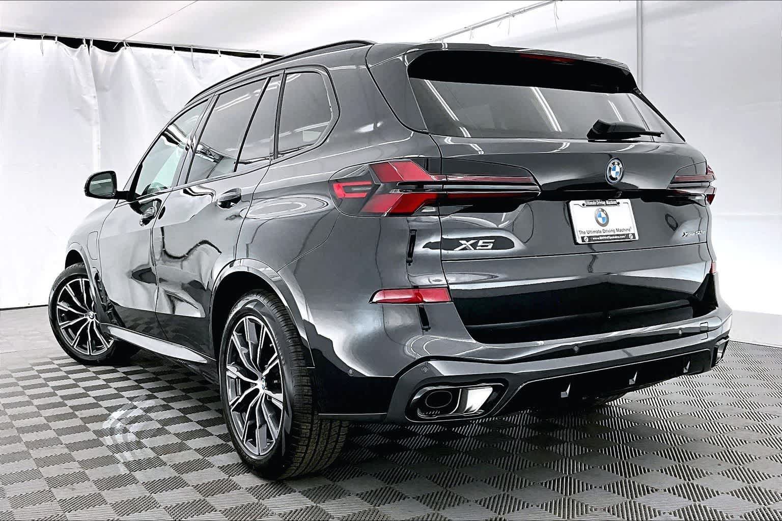 Thumbnail: 2026 BMW X5 - 4