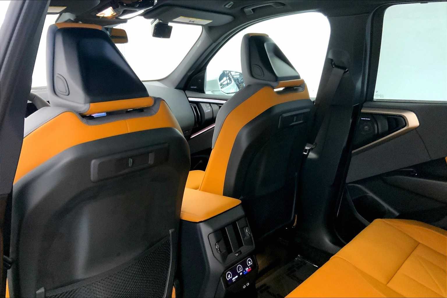 Thumbnail: 2025 BMW X3 - 12