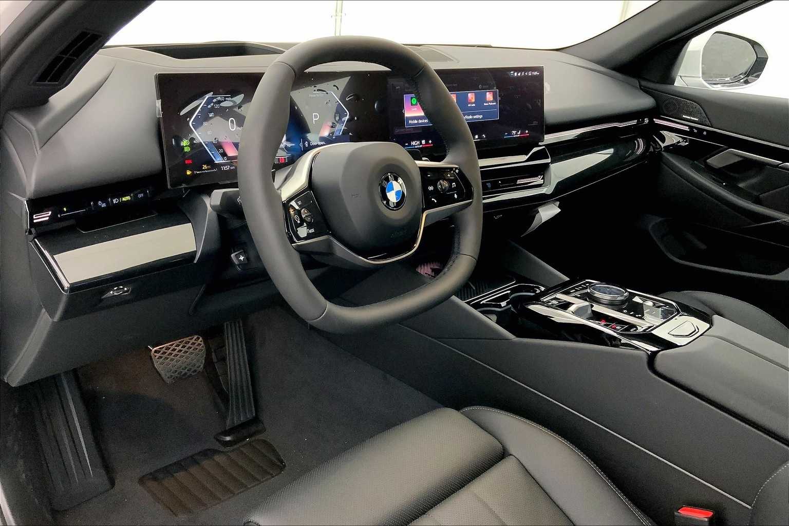 Thumbnail: 2025 BMW 5 Series - 2