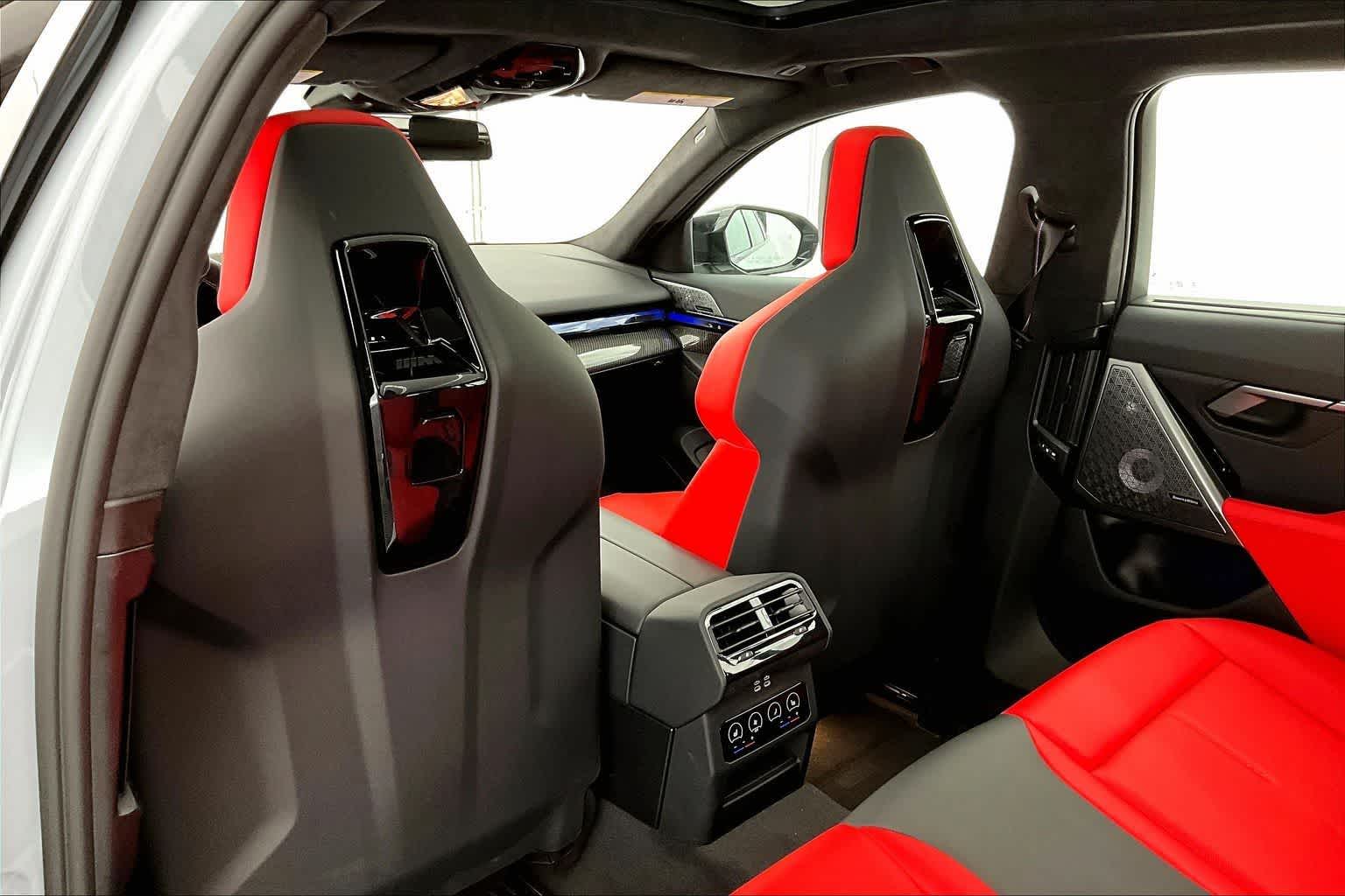 Thumbnail: 2026 BMW M5 - 12