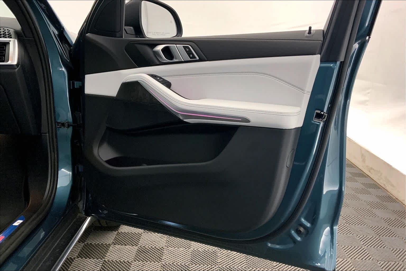 Thumbnail: 2025 BMW X5 - 28