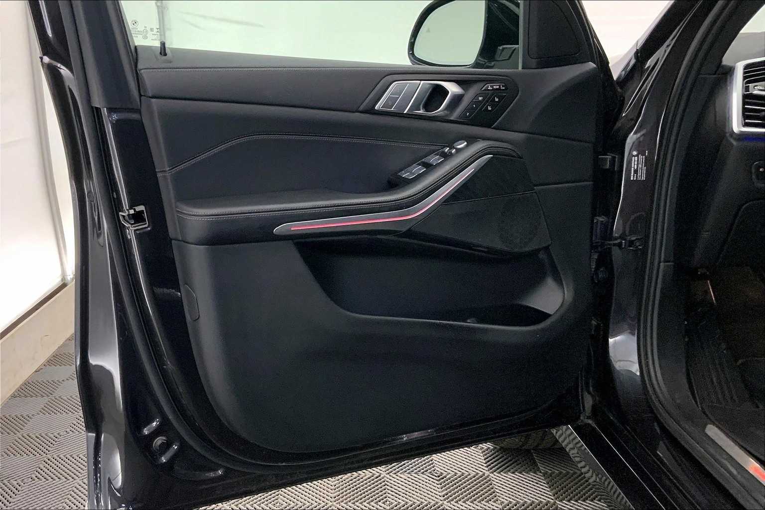 Thumbnail: 2022 BMW X7 - 27