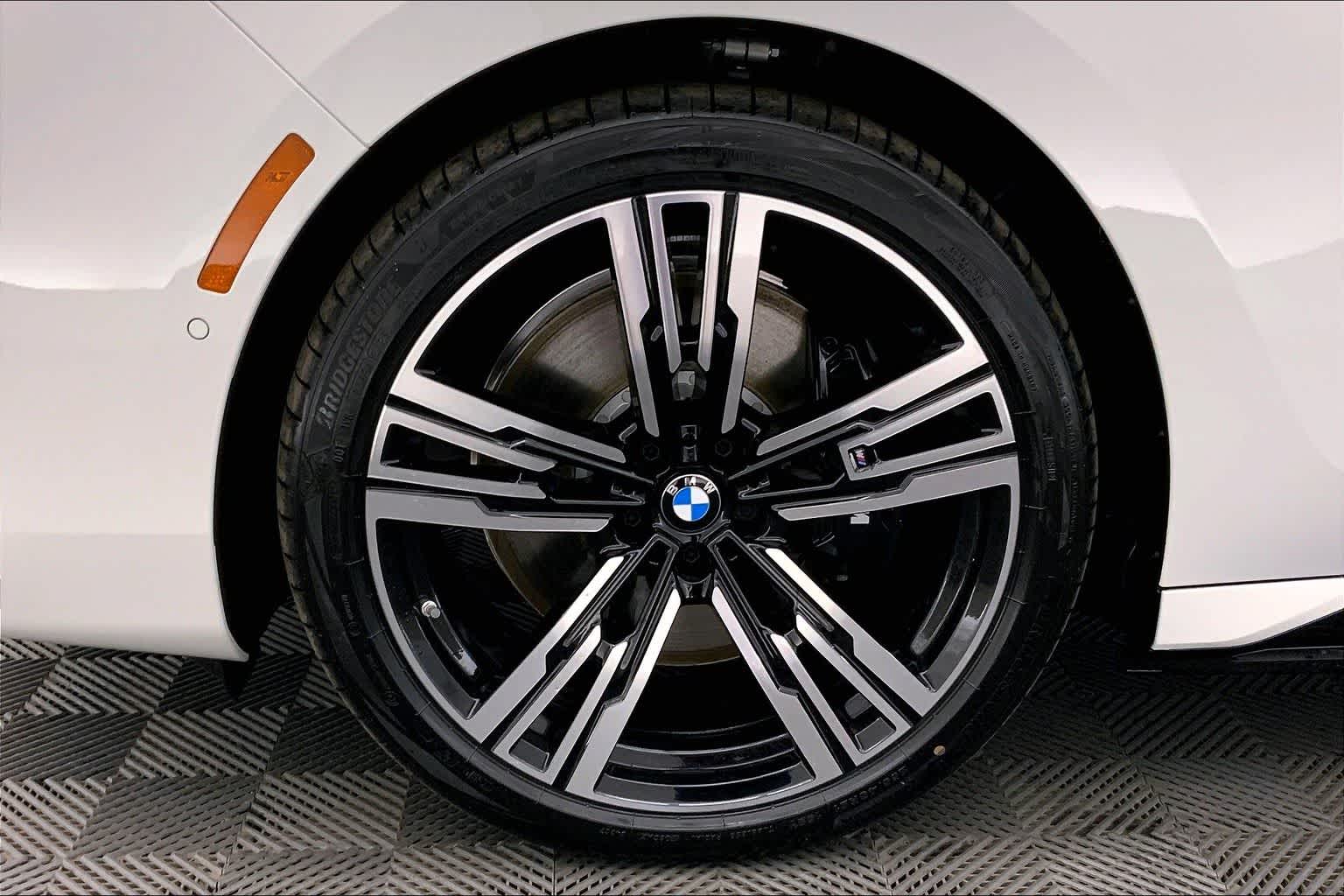 Thumbnail: 2026 BMW i7 - 8