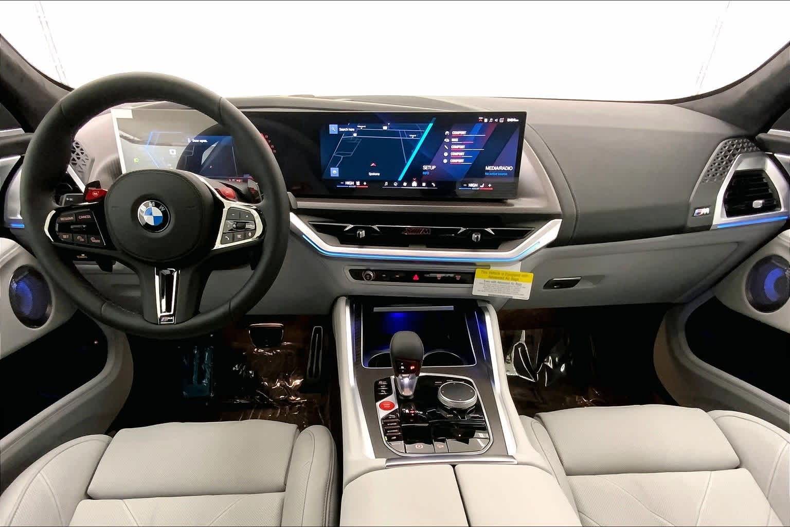 Thumbnail: 2026 BMW XM - 10