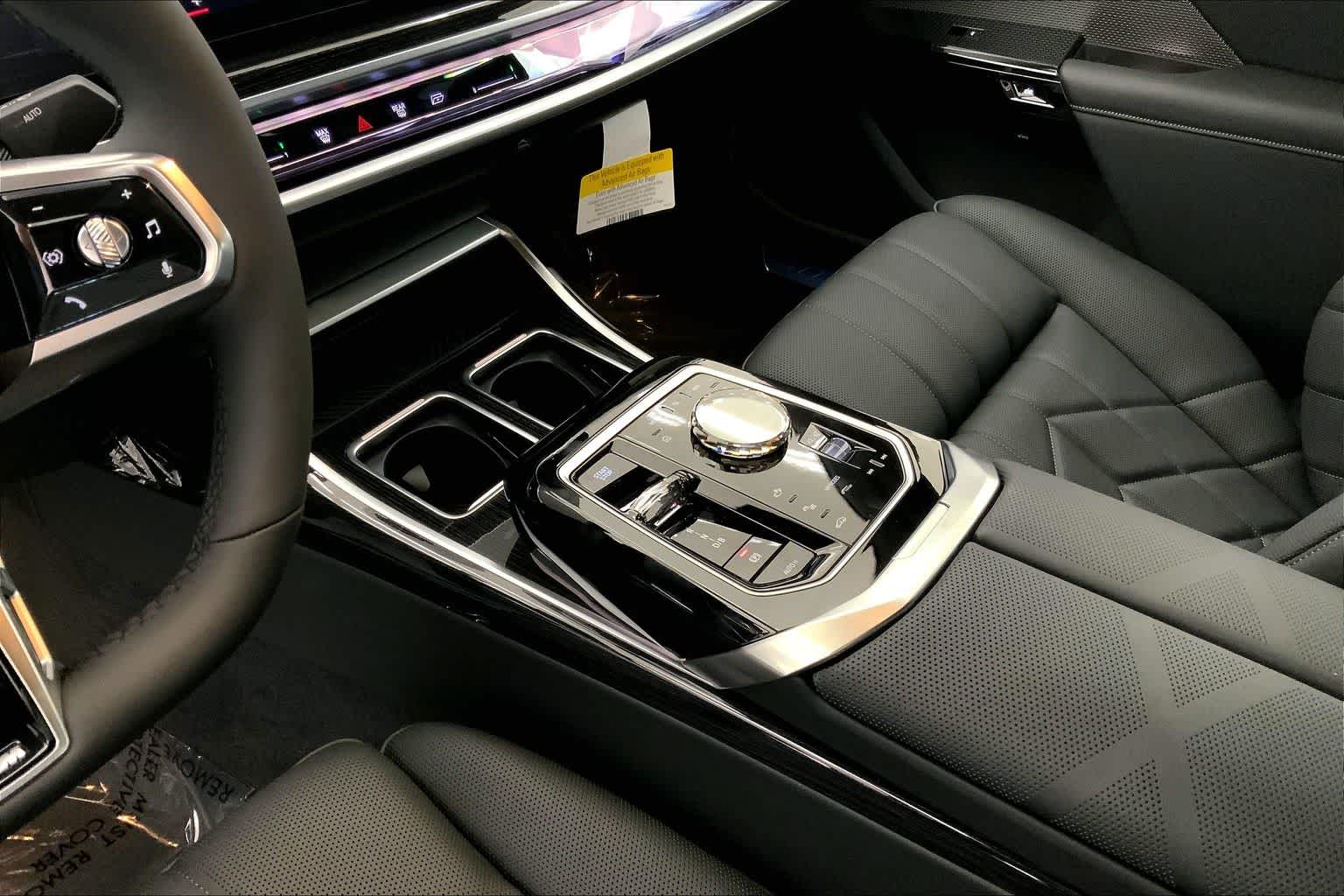Thumbnail: 2026 BMW i7 - 17