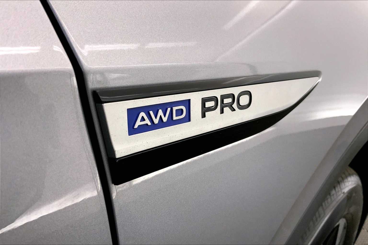 Thumbnail: 2023 Volkswagen ID.4 - 7