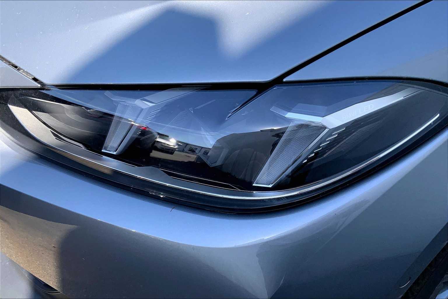 Thumbnail: 2025 BMW i4 - 15