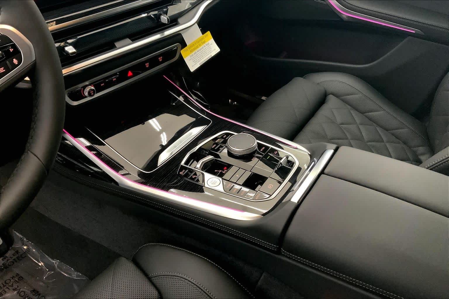 Thumbnail: 2026 BMW X7 - 17