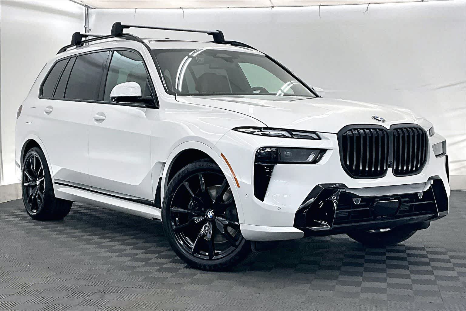 Thumbnail: 2026 BMW X7 - 21