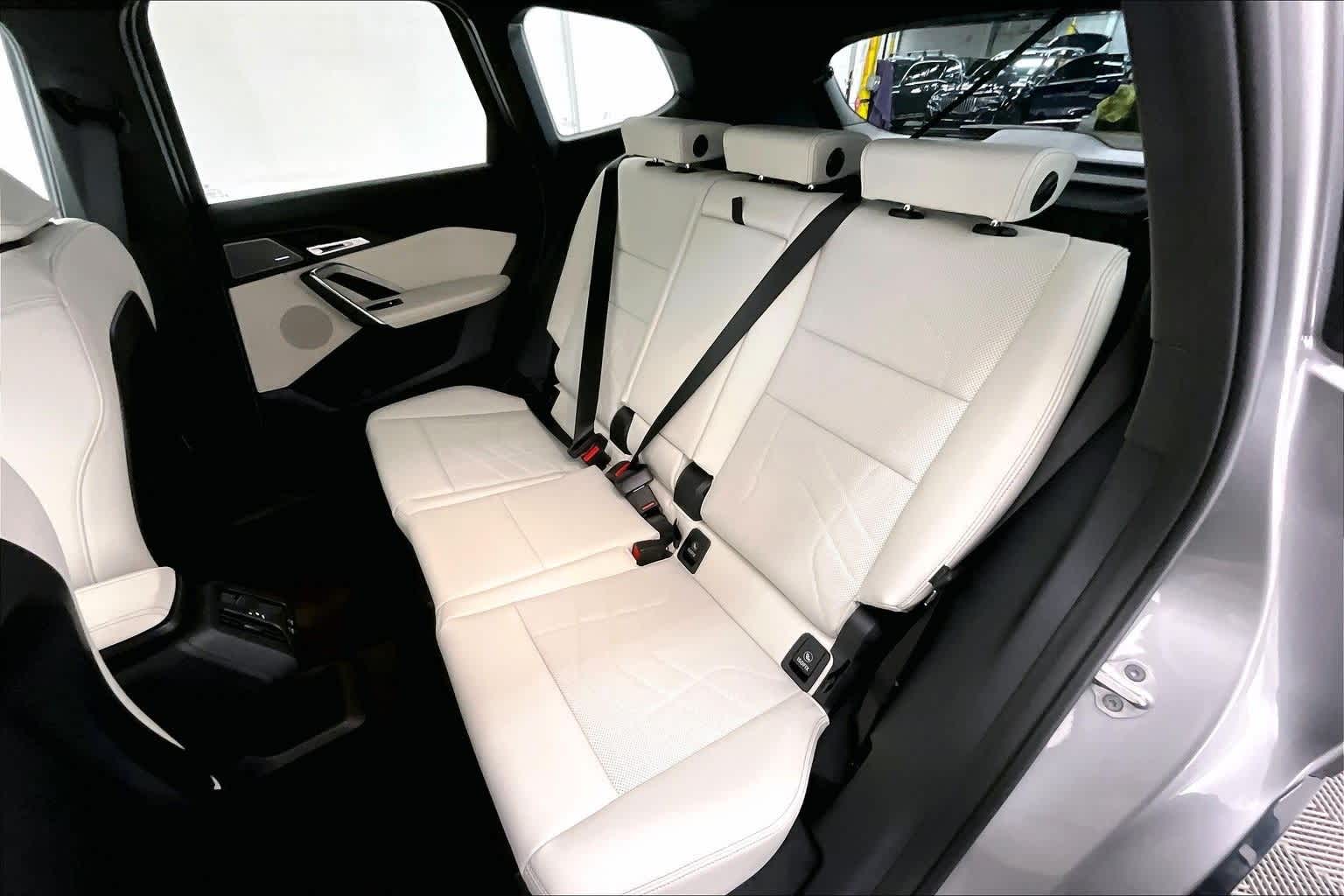 Thumbnail: 2026 BMW X1 - 13