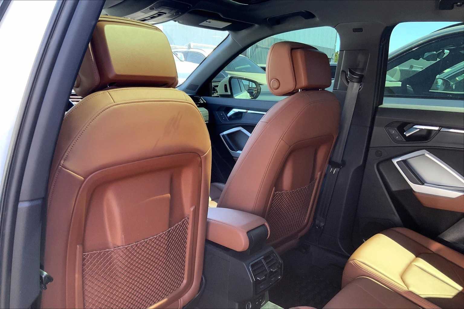 Thumbnail: 2020 Audi Q3 - 12