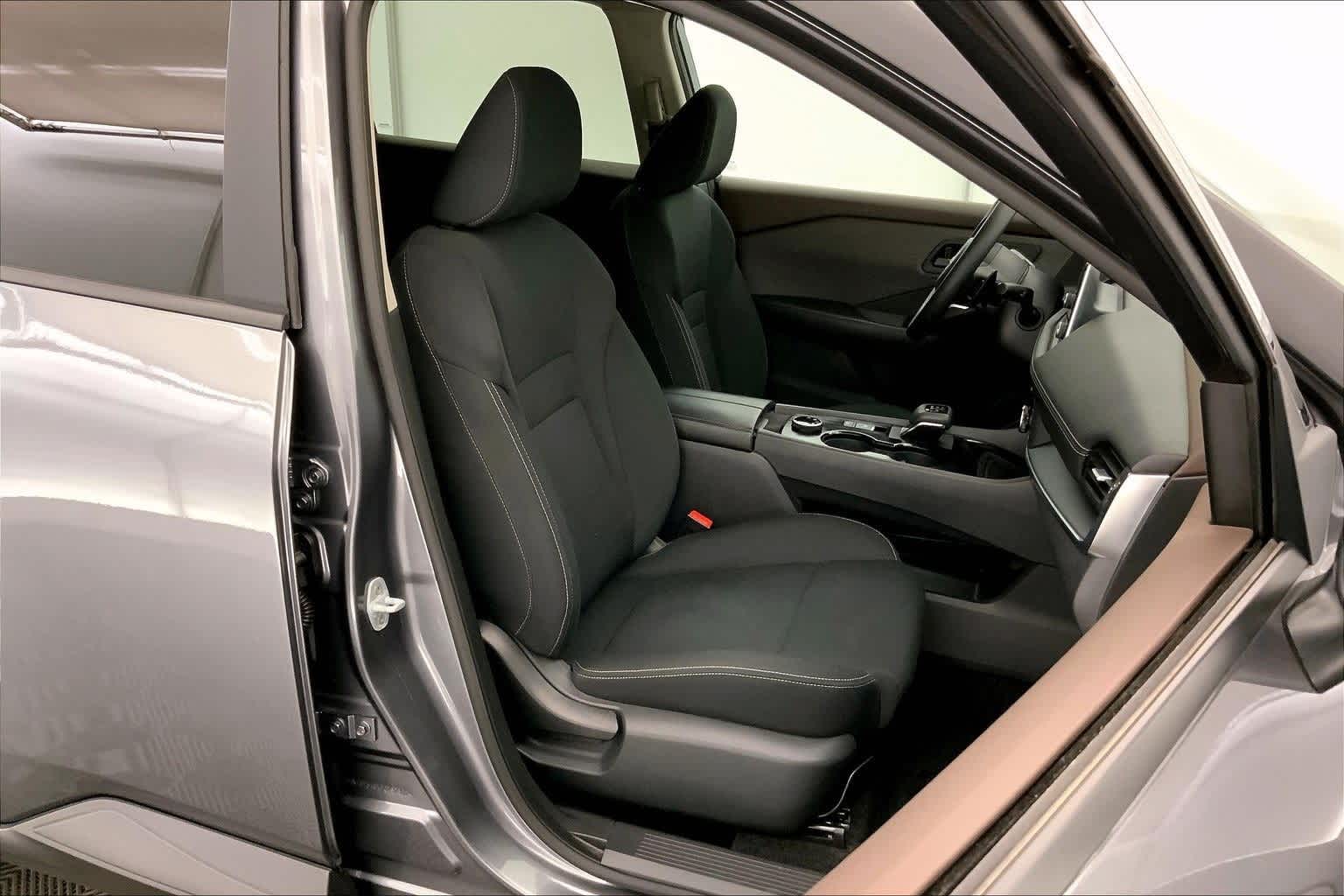 Thumbnail: 2023 Nissan Rogue - 13